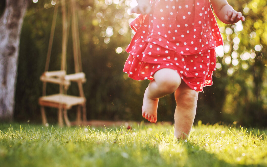 裸足効果が素晴らしい！ 子どもにとっての裸足での刺激のメリット